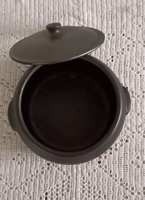 Panela de louça preta