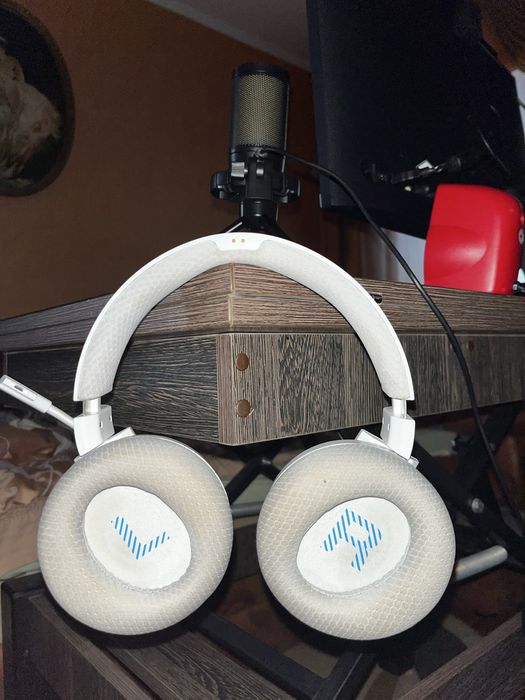 Продам ігрові навушники  Lenovo H600 Wireless White