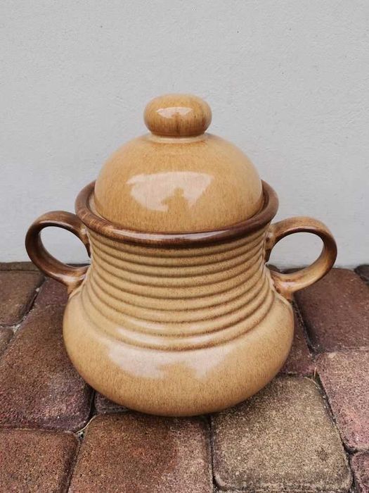 Piękny ceramiczny garnek z pokrywą, do ogrodu, wys. 30 cm