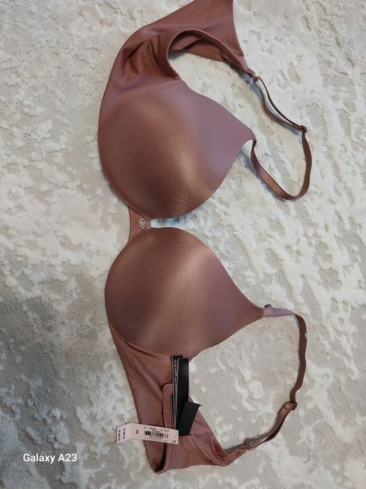 Бюстгалтер Victoria's Secret 36В (реально на розмір більший)