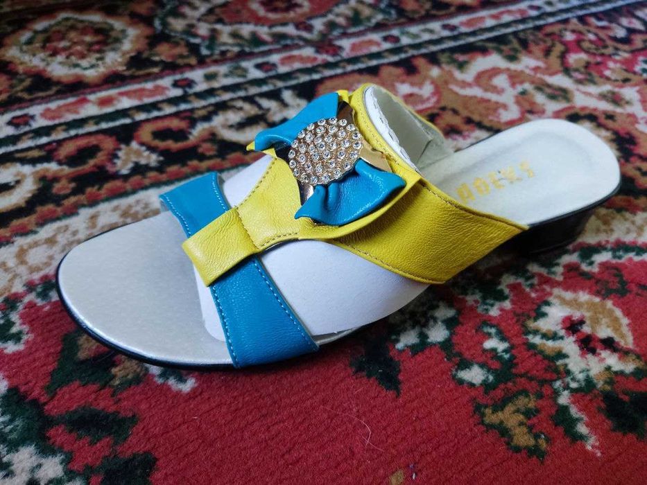 Шльопанці (босоніжки) шкіра 39 розмір