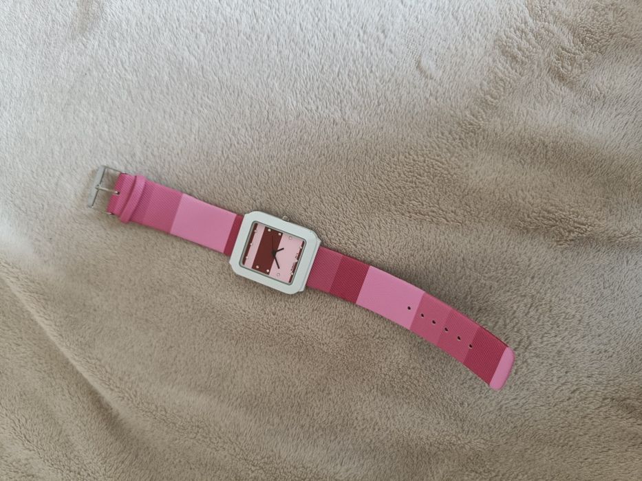 Nowy zegarek rozowy pasek