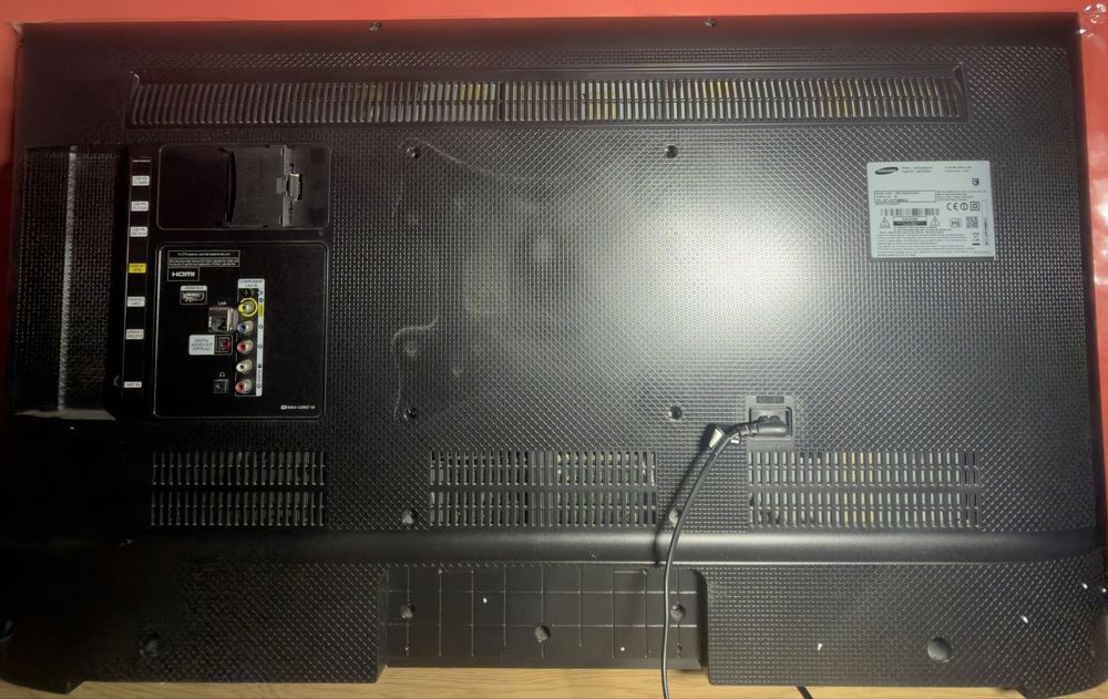 Samsung Smart TV + pilot + pudełko + stojak | sprawny | bardzo dobry stan