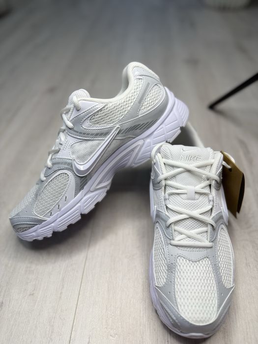 Кросівки Nike V5 RNR White Black Metallic Silver HJ5228-101