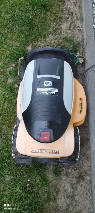 Robot koszący Cub Cadet.