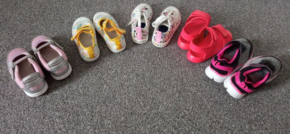 Zestaw bucików dla dziewczynki r. 28