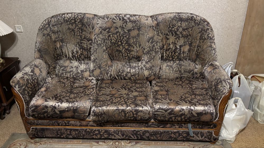 Диван і два крісла