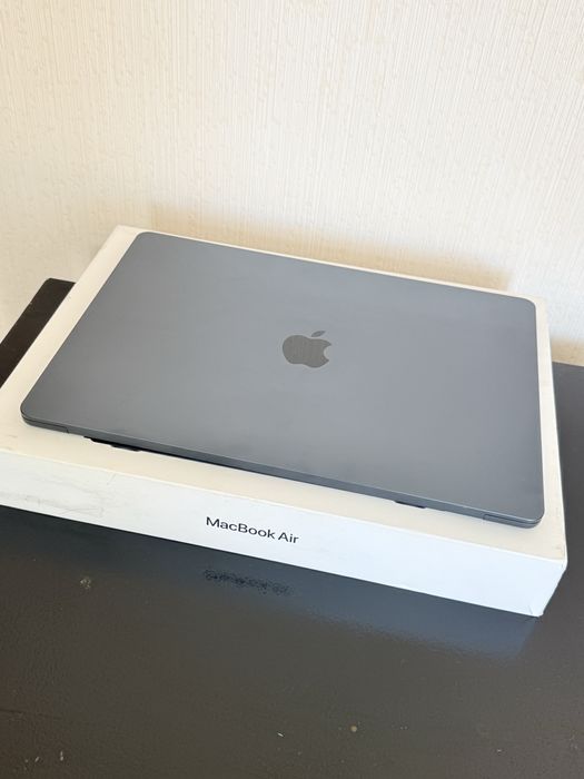 MacBook Air 15” M3, 8/256 GB, Midnight