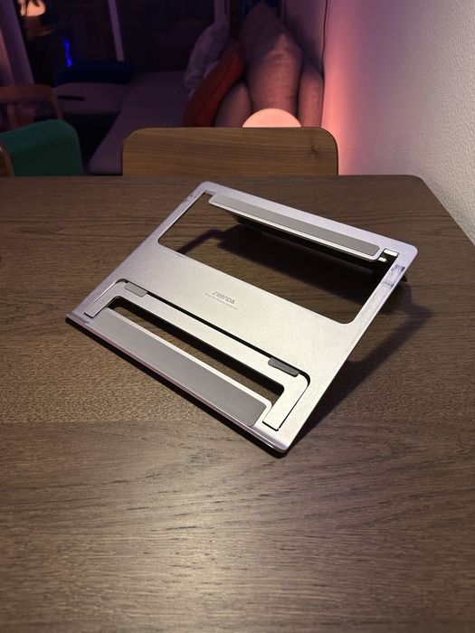 Suporte de computador portátil em metal