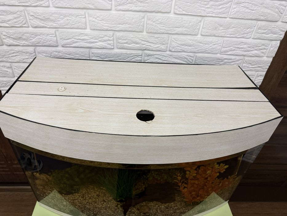 Акваріум з усім приладдям