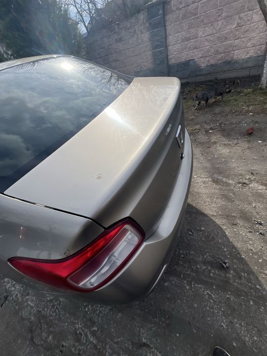 Кришка багажника Renault Logan  Dacia Logan