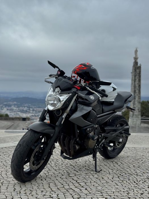 Troco XJ6 2010 poucos kms