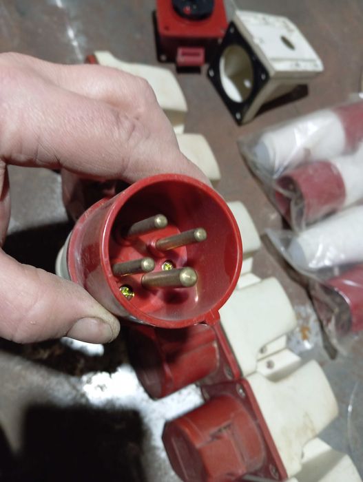 Продам евро резетки 380 в