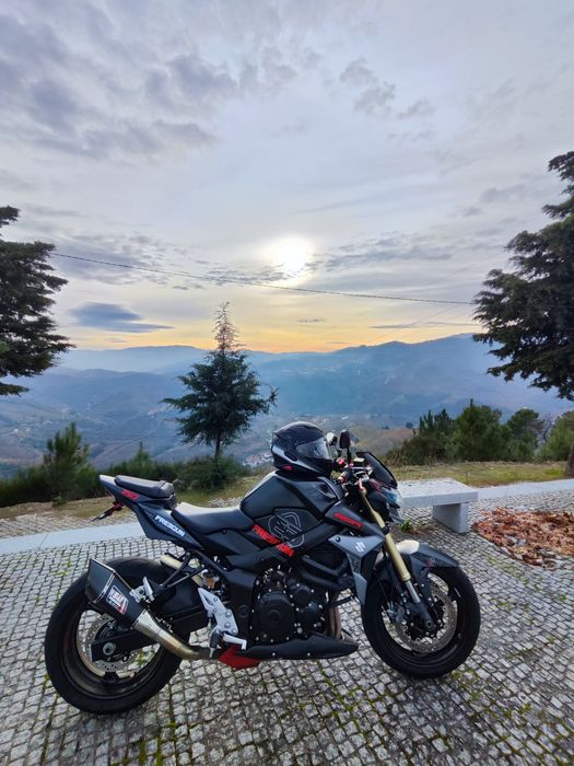 Suzuki GSR 750 FREEGUN