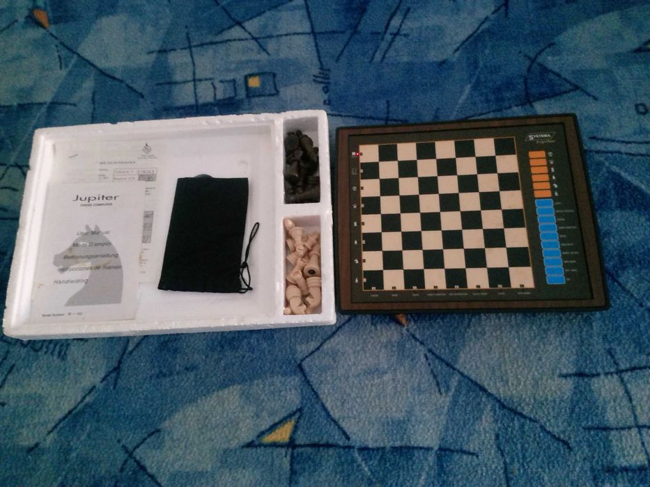 Komputer szachowy Systema Jupiter - kolekcjonerski 1997r.