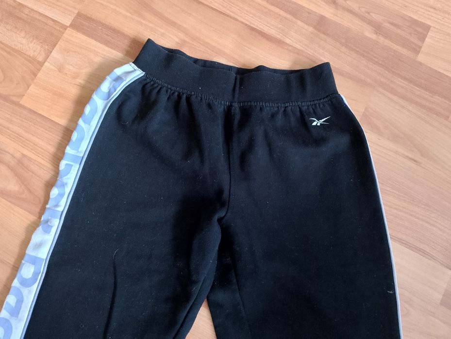 Czarne spodnie dresowe dziewczęce dresy Reebok  rozmiar 152
