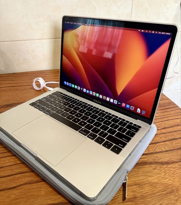 Macbook Pro 2017 13.3 i5 16GB RAM 256ssd + carregador + bolsa silicone
