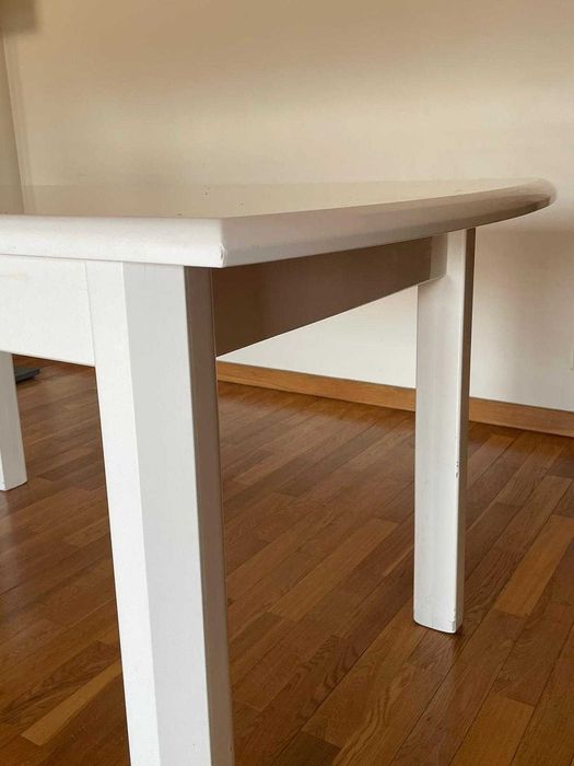 Mesa de Jantar Branca em Madeira