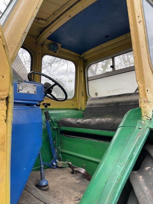 Трактор Юмз на ходу