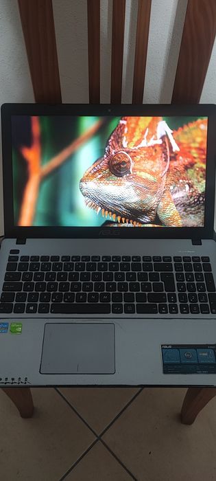 Portátil ASUS usado