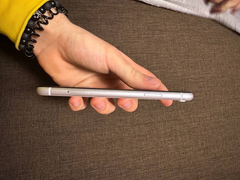 Продам iphone XR 128gb