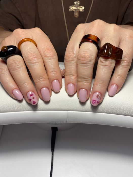 Мастер маникюра на Бабурке