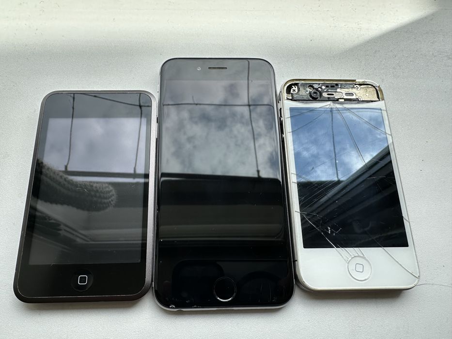 Продам лот iPhone 3 шт.