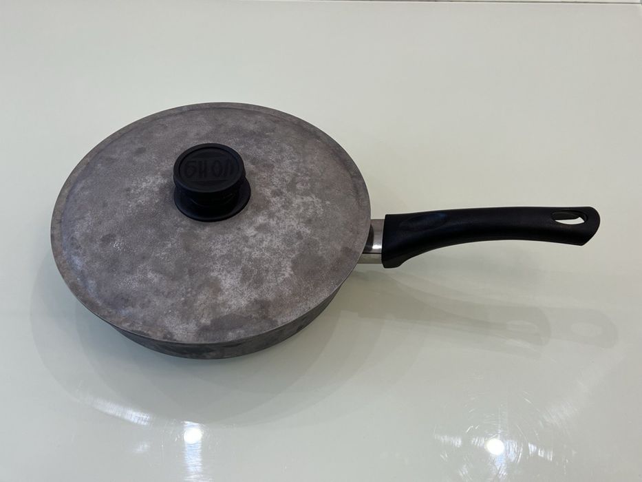 Сковородка с крышкой 23см