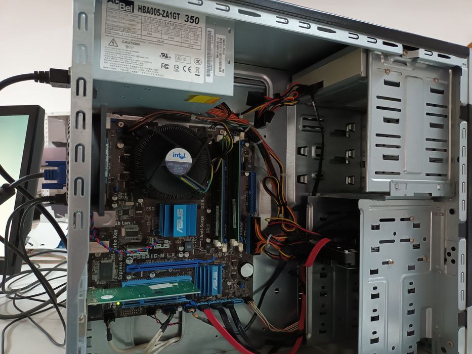 Computador Desktop - Win11 Pro - Em bom estado