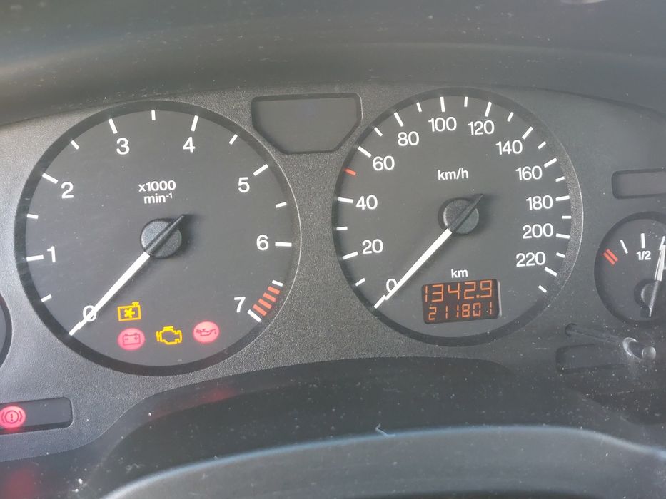 Vendo Opel Zafira 1.6 Gasolina • 7 lugares • Único dono
