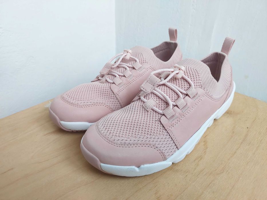 Кросівки дитячі рожеві 34р. (21 см) Clarks. Нові