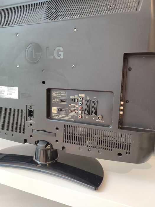 LG 32" com comando, e móvel