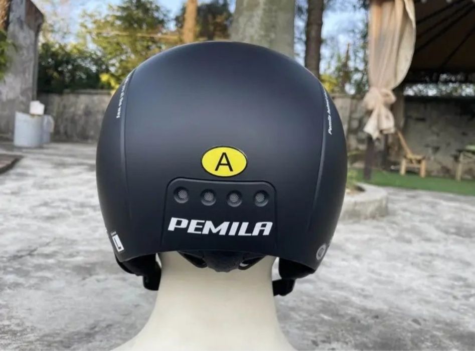 PEMILA Cycling Helmet: Ideal for MTB Tinted Lens.
Capacete de Ciclismo