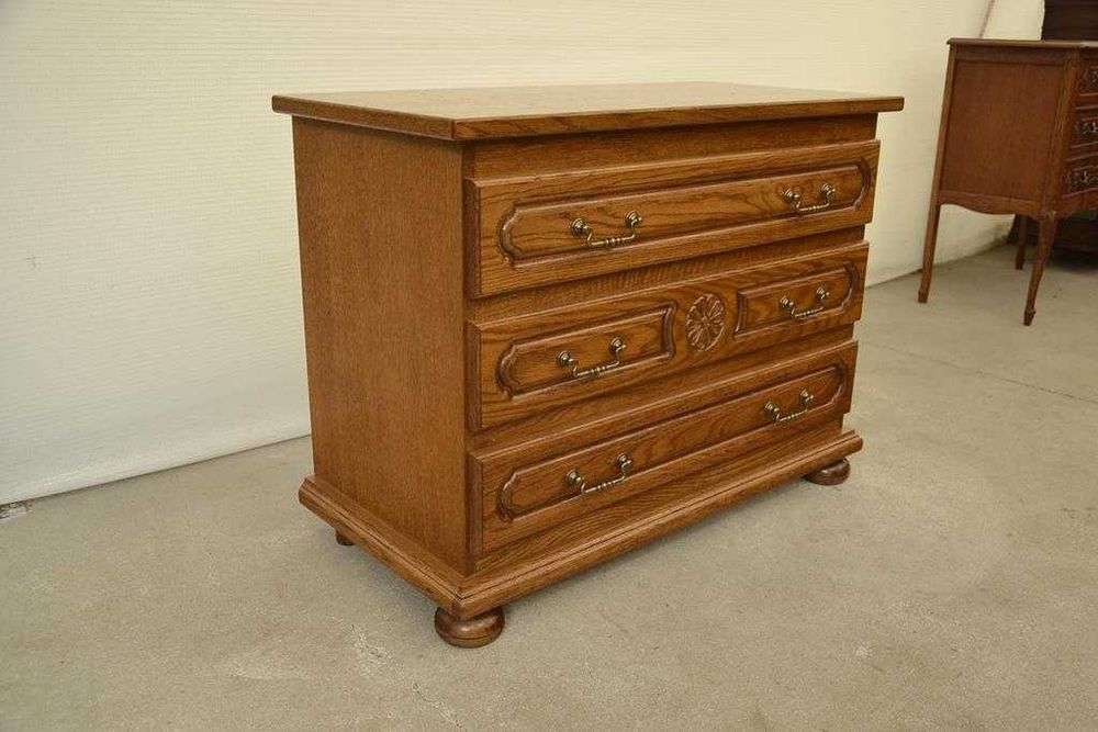 stylowa komoda z szufladami