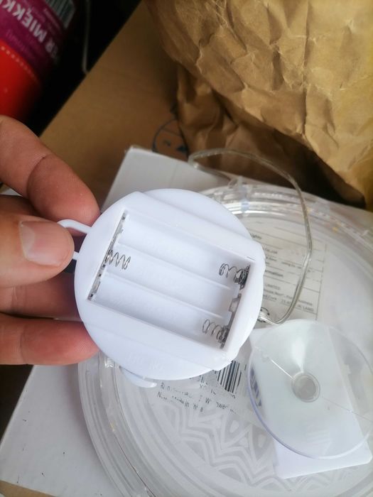 Lampka na pszyzsawkę szybę na baterje