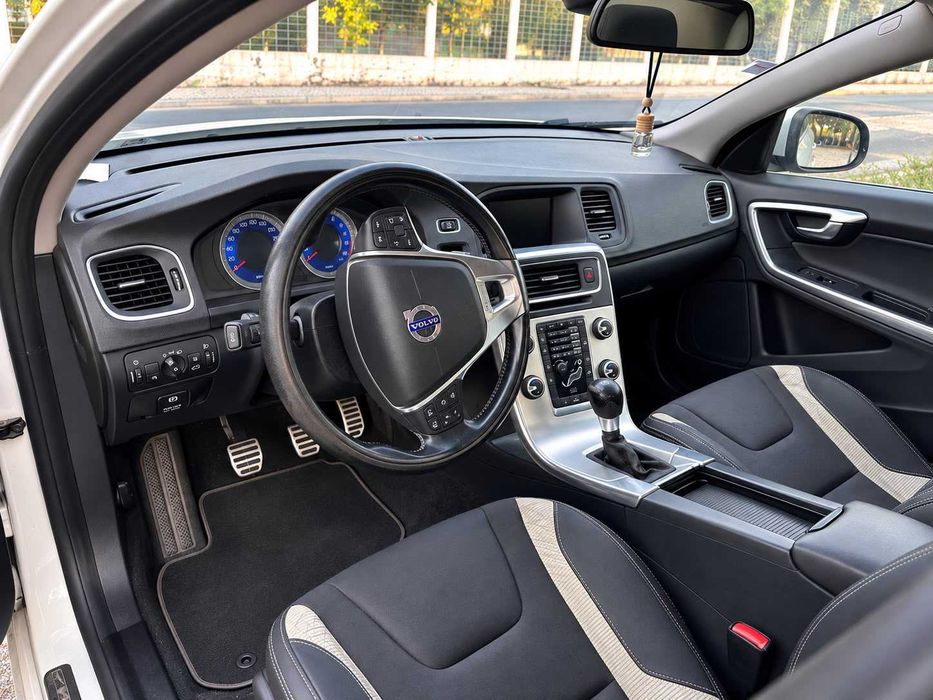 VOLVO S60 D2 R-DESIGN | 2011 |