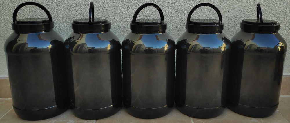 Recipientes para arrumação com alça/pega