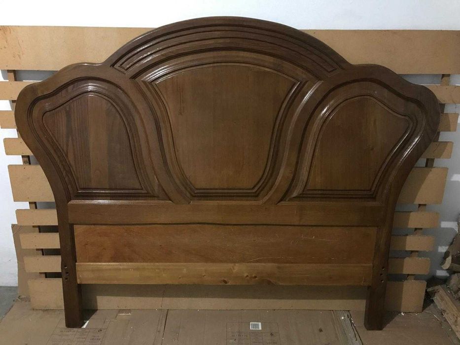 Cama + Estrado em Carvalho