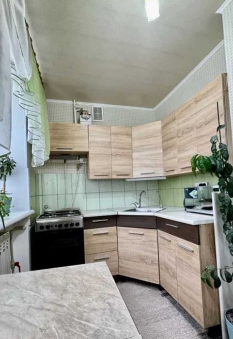 1 кім в ЦЕГЛЯНІЙ багатоповерхвці в чудовому стані на ЛІВОМУ БЕРЕЗІ (721098)
