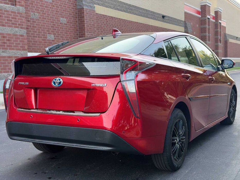 Toyota Prius Four Touring      2016