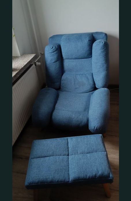 Fotel z podnóżkiem