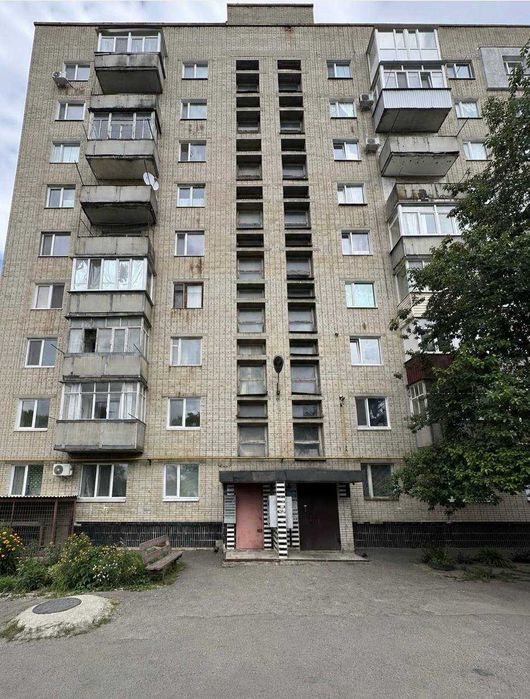 Продається 3-кімнатна квартира 67,4 м² Центр 5/9 поверх Ромни