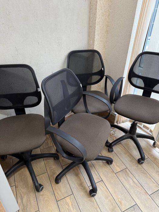 крісла стільці офісні ісо кресла стулья