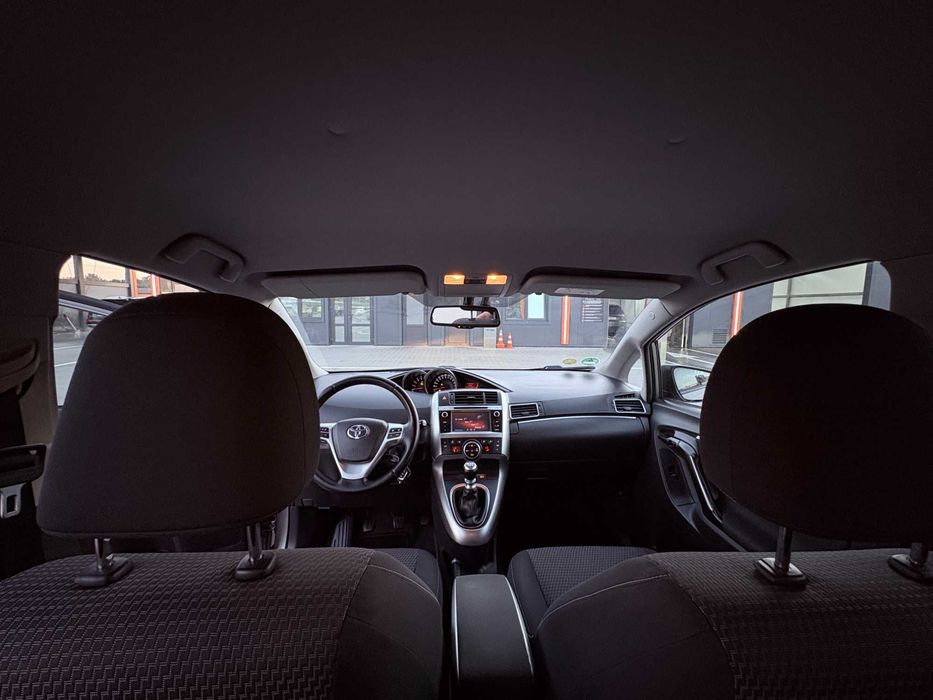 Toyota Verso 2014 року, 1.6 дизель 82 кВт, на гарній комплектації!