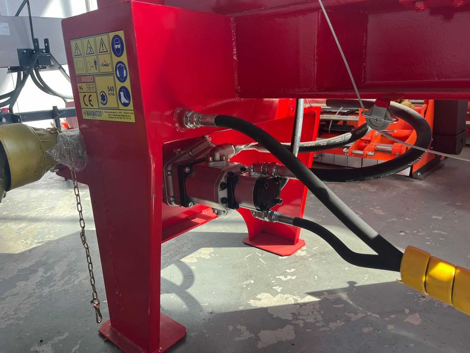 Rachador de lenha p/ trator 15T c/ Plataforma elevatória NOVO