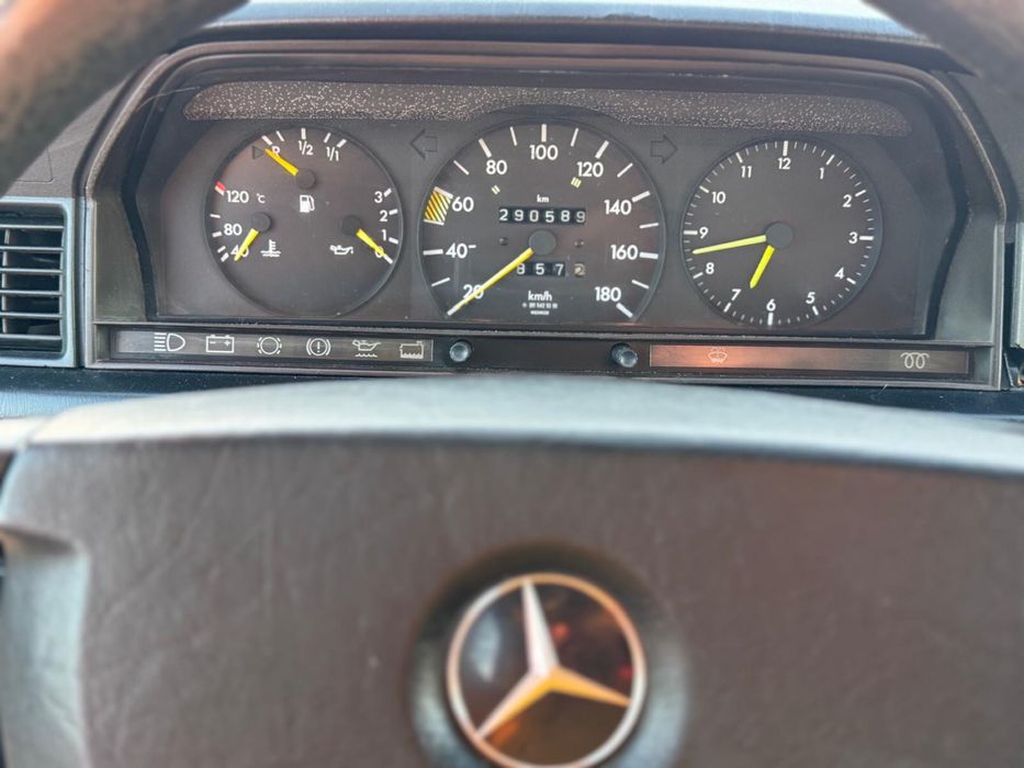 Mercedes-Benz 190D 2.0 (W201) Clássico fiável pronto a andar