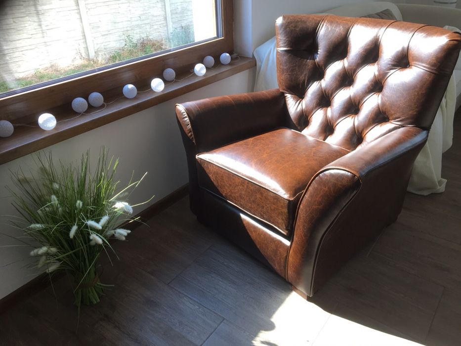 Fotel Chesterfield. Skora Dubai.