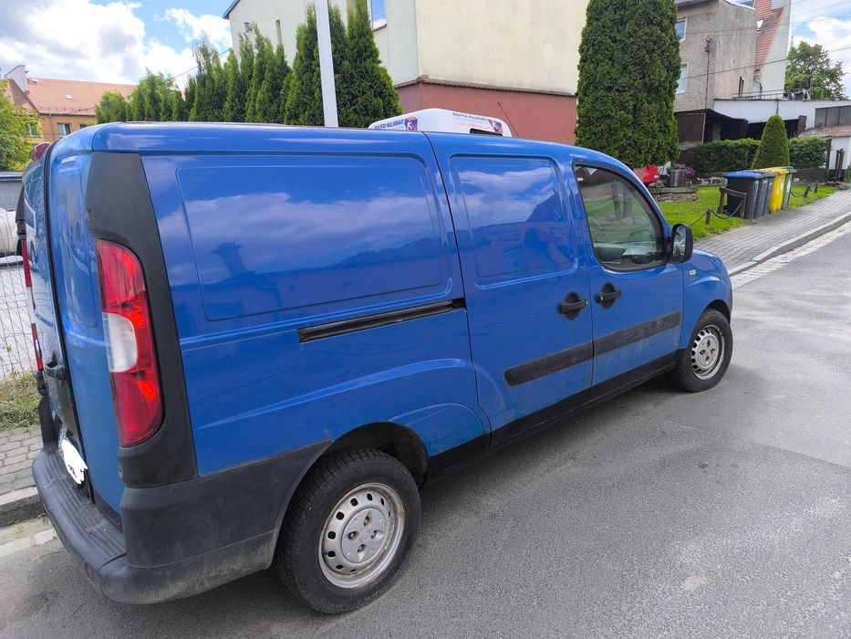 samochód dostawczy Fiat Doblo izoterma