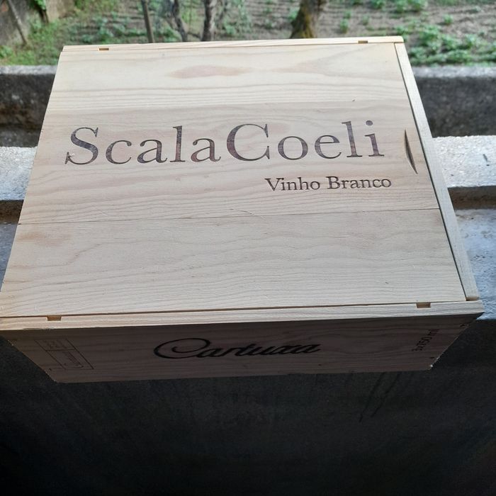 Caixa para vinho e utilitária