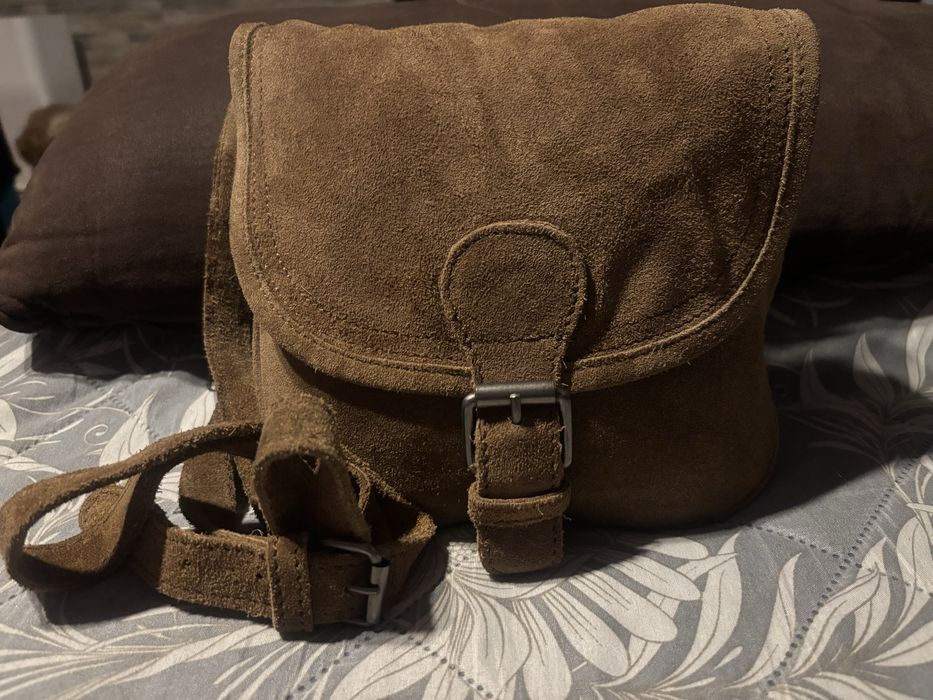 Torebka z naturalnego zamszu ZARA